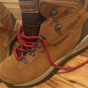 Columbia hiking boots